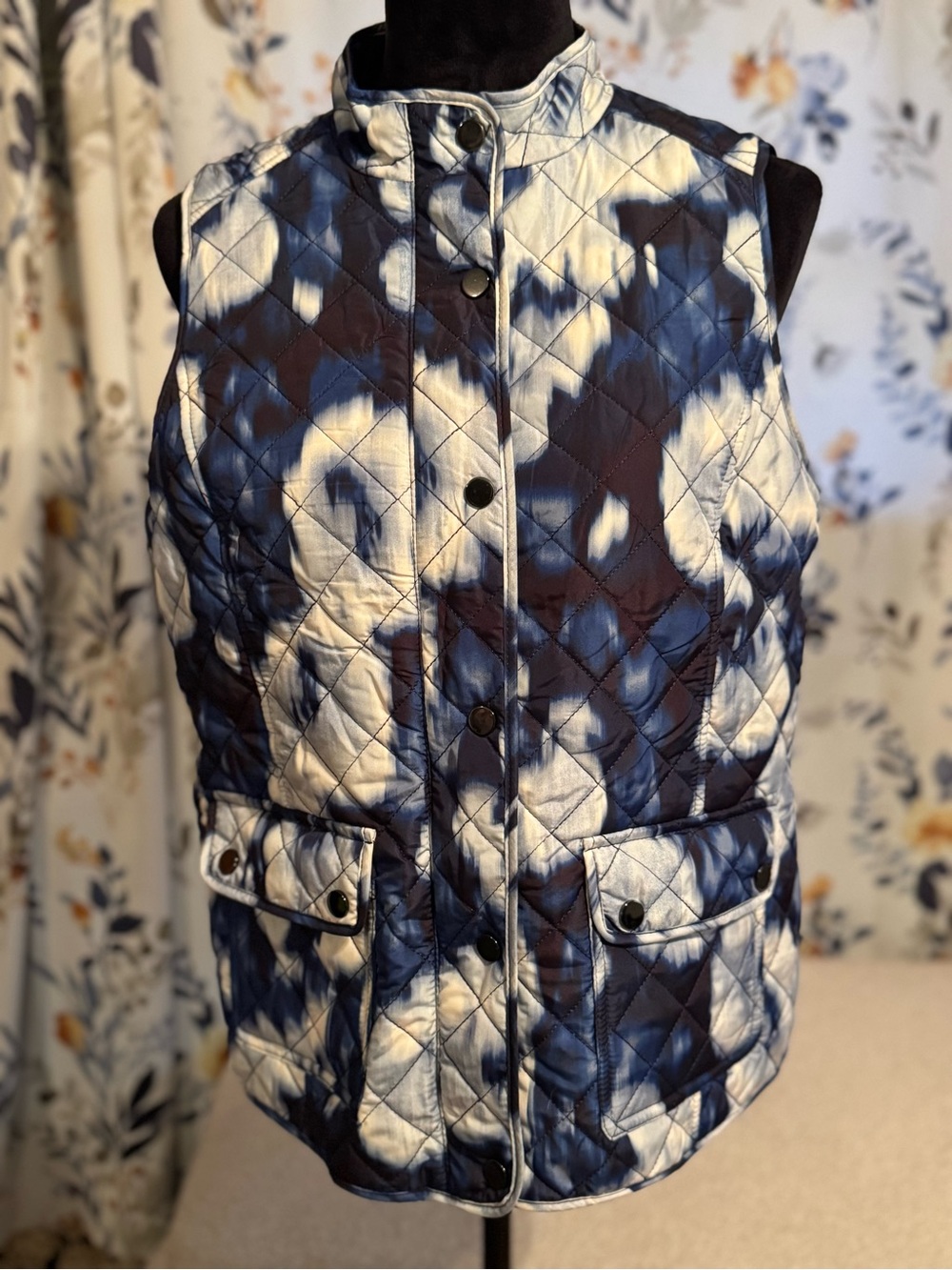Quilted Tie-Dye Puffer Vest - Blue/White  N W T B 1 Size Petite Medium